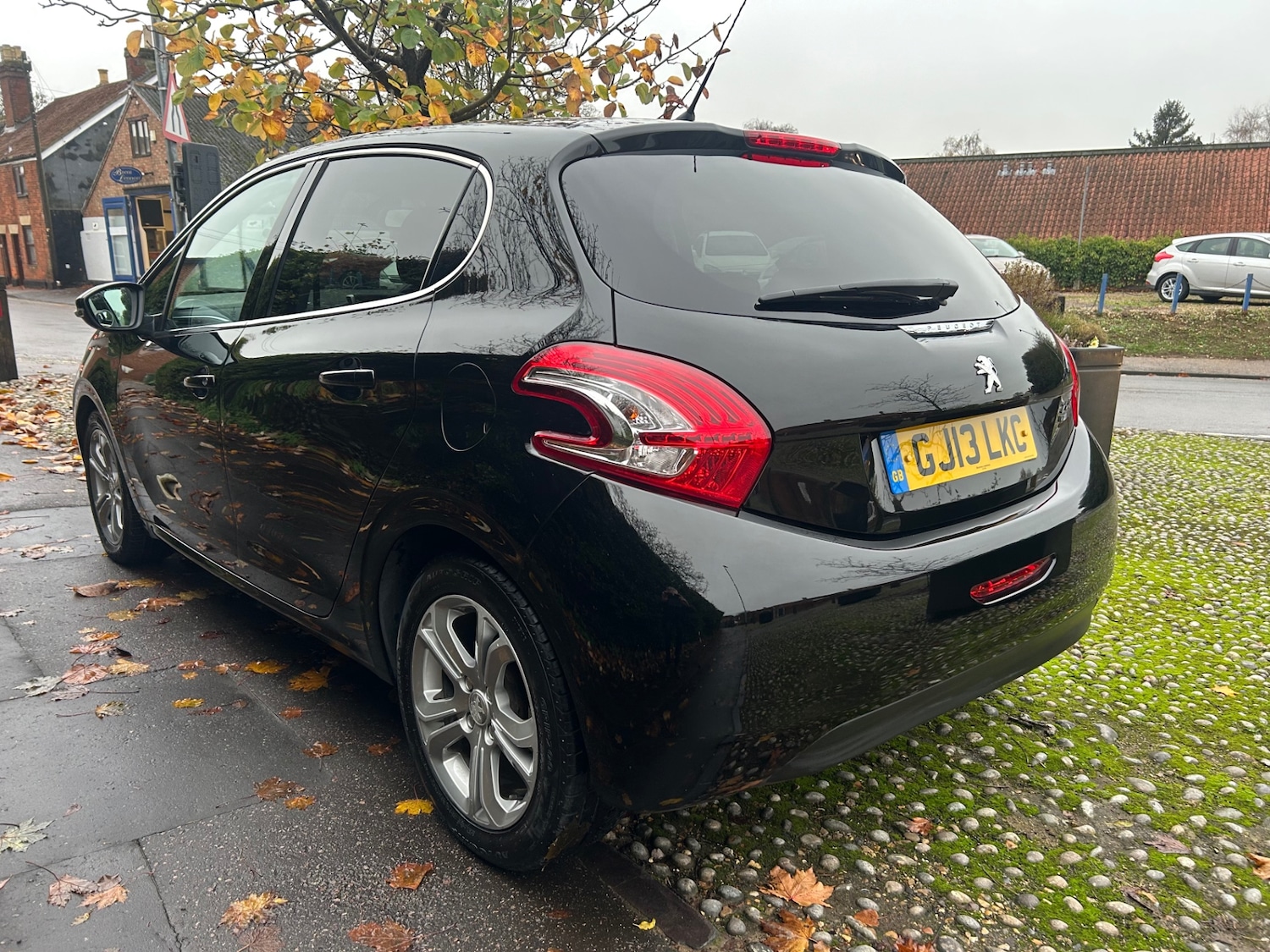Used Peugeot 208 2013 for sale - 76590195: Photo 4