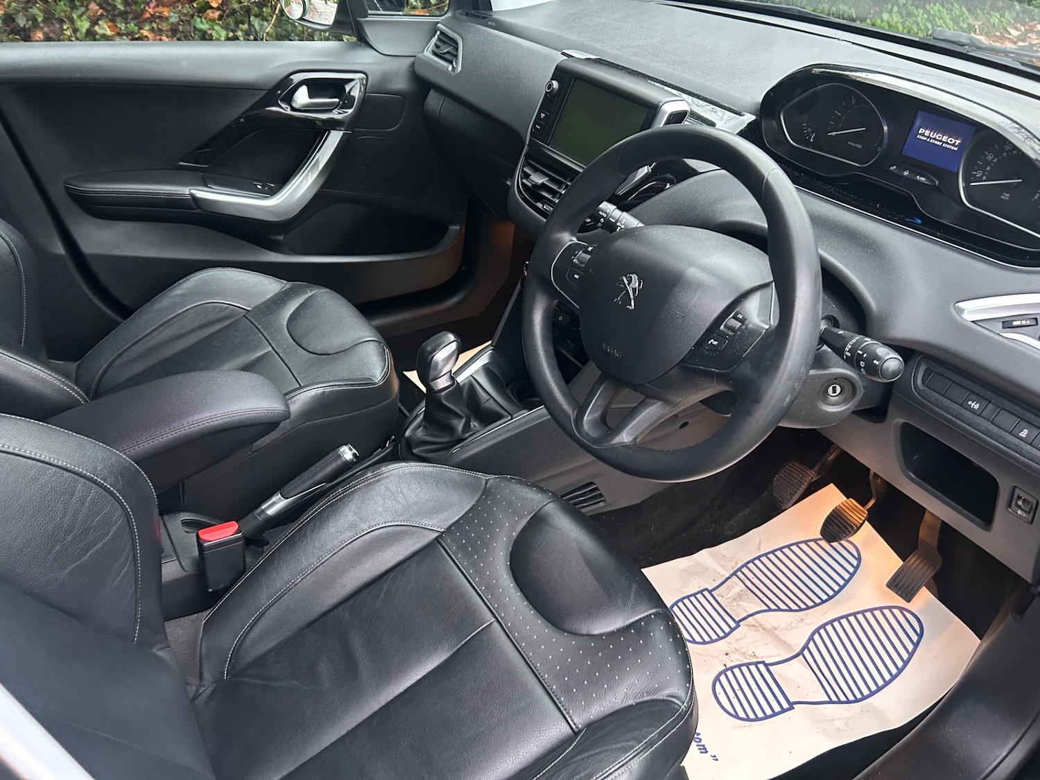 Used Peugeot 208 2013 for sale - 76590195: Photo 8