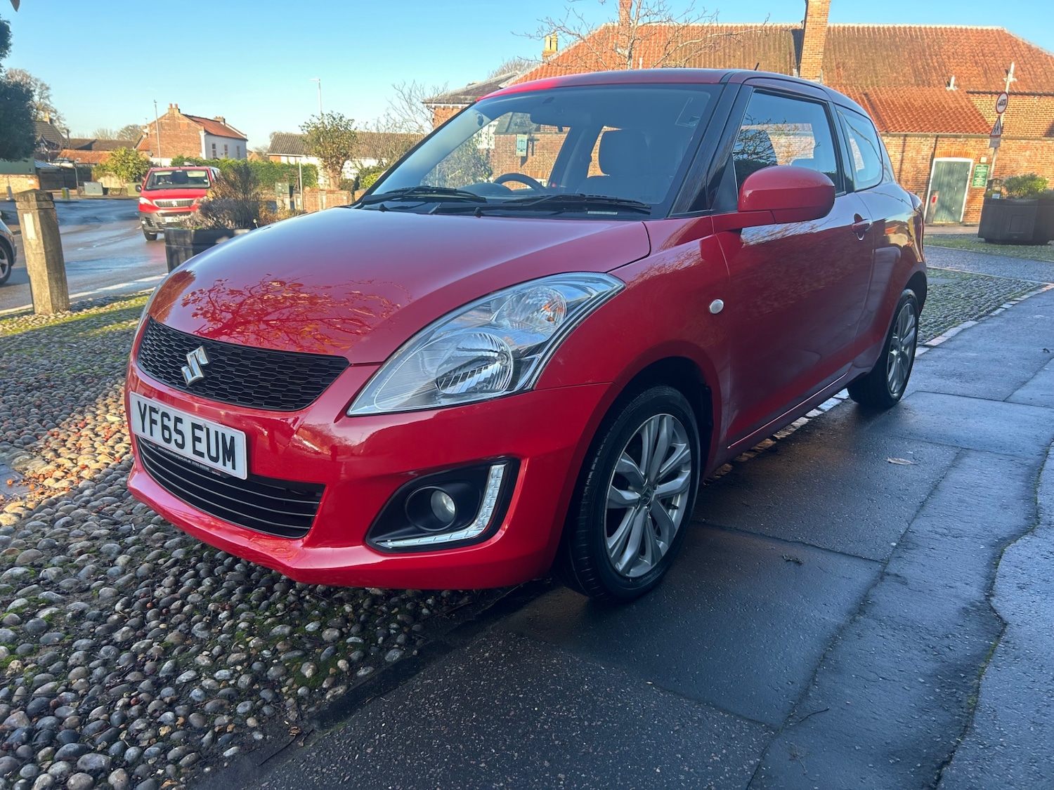 Used Suzuki Swift 2015 for sale - 76649906: Photo 2