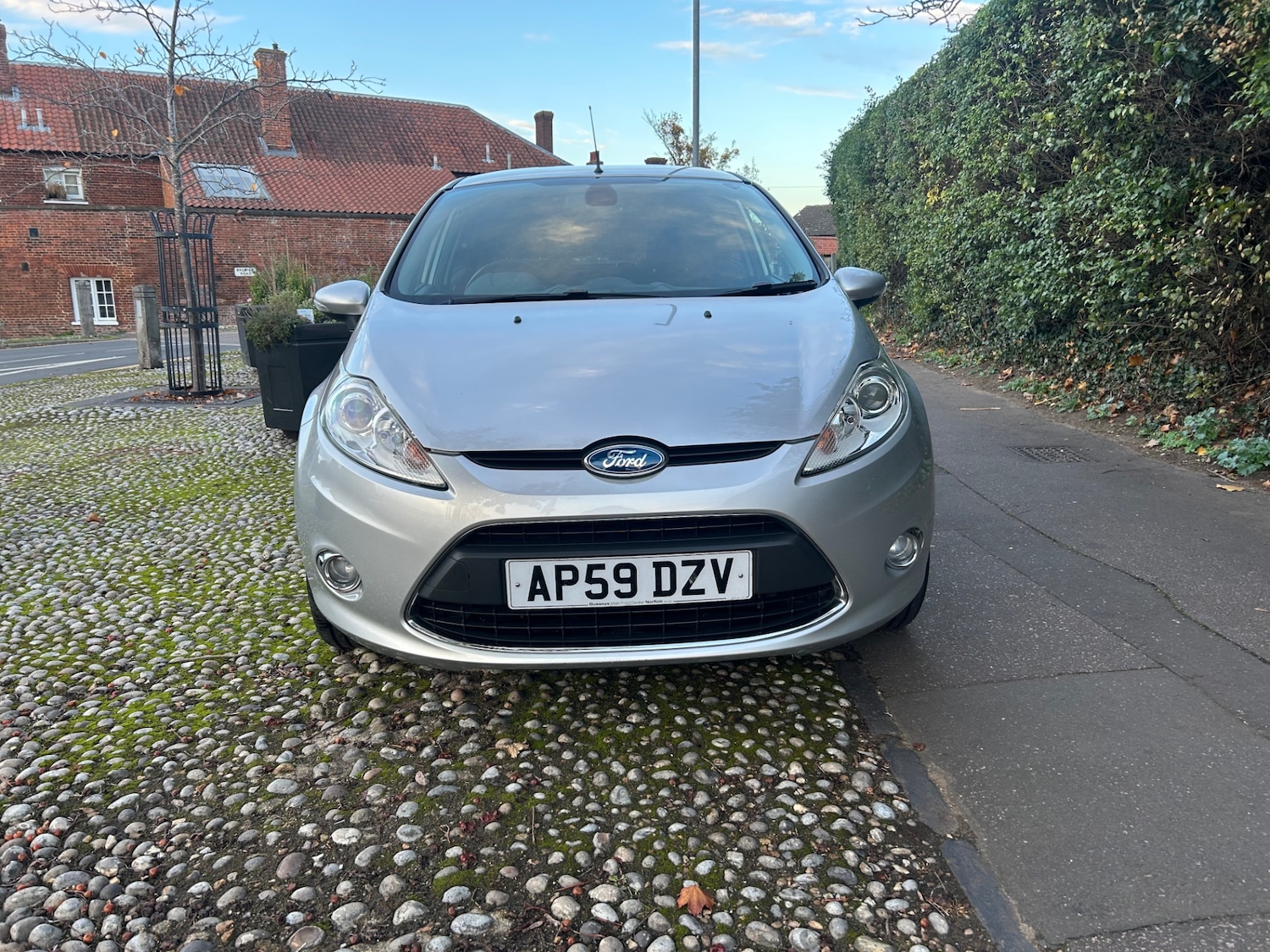 Used Ford Fiesta 2010 for sale - 76438436: Photo 2