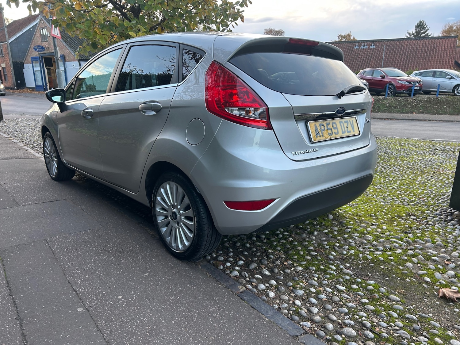 Used Ford Fiesta 2010 for sale - 76438436: Photo 3