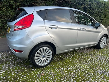 Used Ford Fiesta 2010 for sale - 76438436: Photo