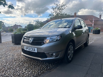 Used Dacia Sandero 2013 for sale - 78807042: Photo