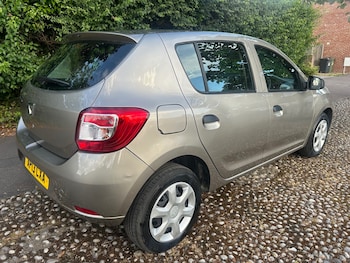 Used Dacia Sandero 2013 for sale - 78807042: Photo