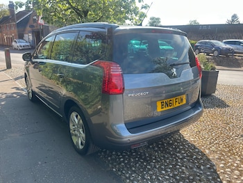 Used Peugeot 5008 2011 for sale - 78468317: Photo