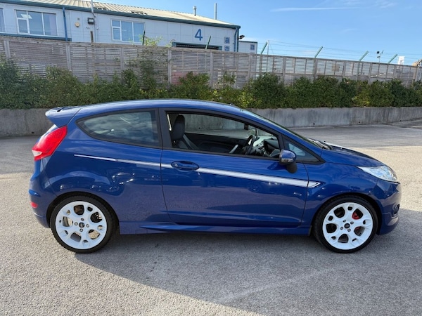Used Ford Fiesta 2010 for sale - 76105401: Photo 11