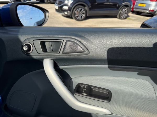 Used Ford Fiesta 2010 for sale - 76105401: Photo 21