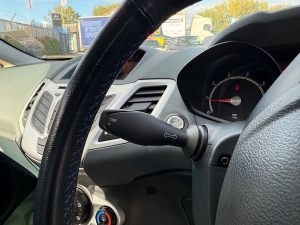 Used Ford Fiesta 2010 for sale - 76105401: Photo 22