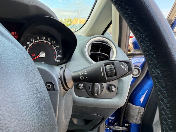 Used Ford Fiesta 2010 for sale - 76105401: Photo 24