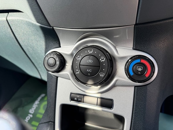 Used Ford Fiesta 2010 for sale - 76105401: Photo 31