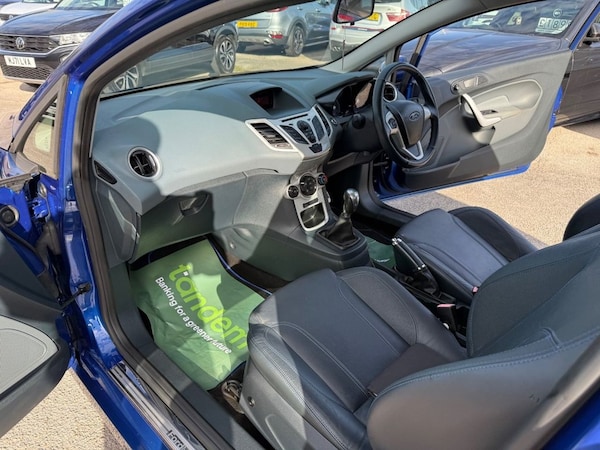 Used Ford Fiesta 2010 for sale - 76105401: Photo 35
