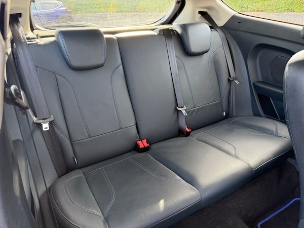 Used Ford Fiesta 2010 for sale - 76105401: Photo 37