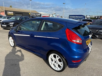 Used Ford Fiesta 2010 for sale - 76105401: Photo