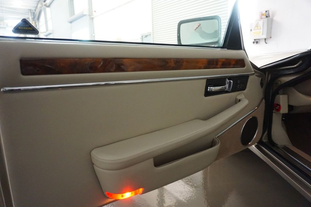 Used Jaguar XJS 1996 for sale - 76376270: Photo 27