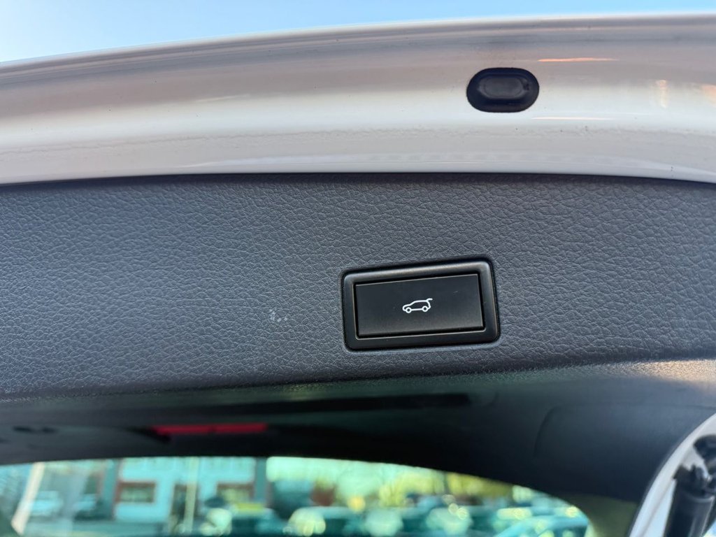 Used Volkswagen Touareg 2016 for sale - 77879425: Photo 16