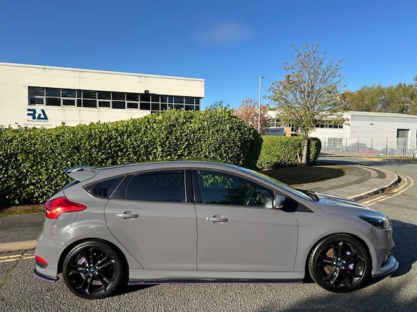 Used Ford Focus 2015 for sale - 76148057: Photo 3