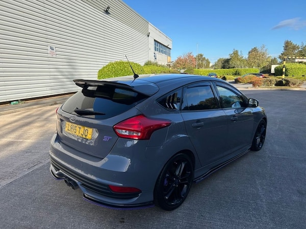 Used Ford Focus 2015 for sale - 76148057: Photo 4