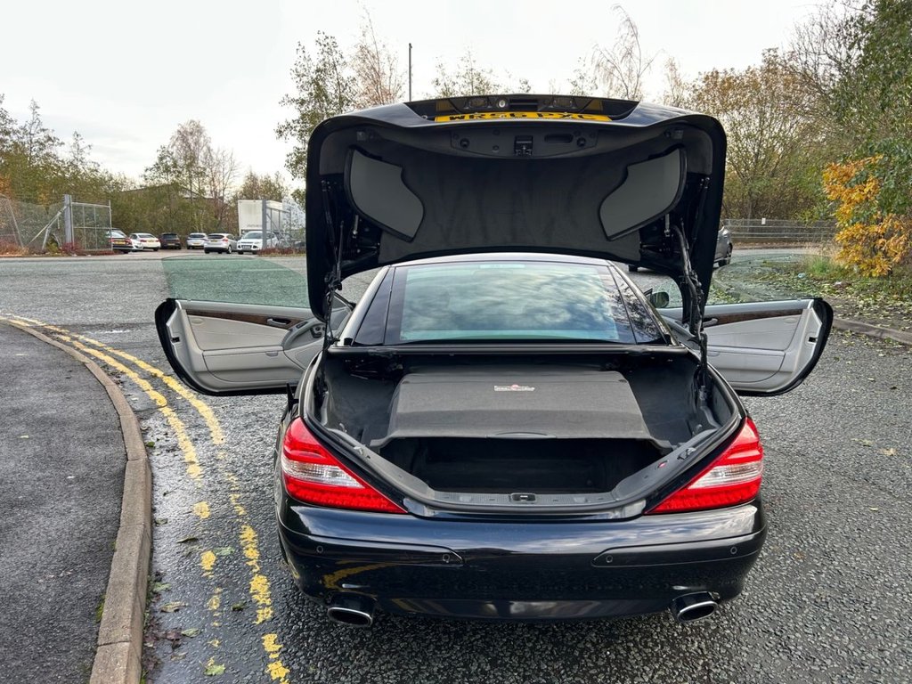 Used Mercedes-Benz SL 2006 for sale - 76500962: Photo 17