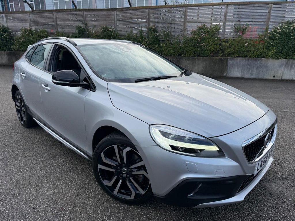 Used Volvo V40 Cross Country 2018 for sale - 77111250: Photo 11