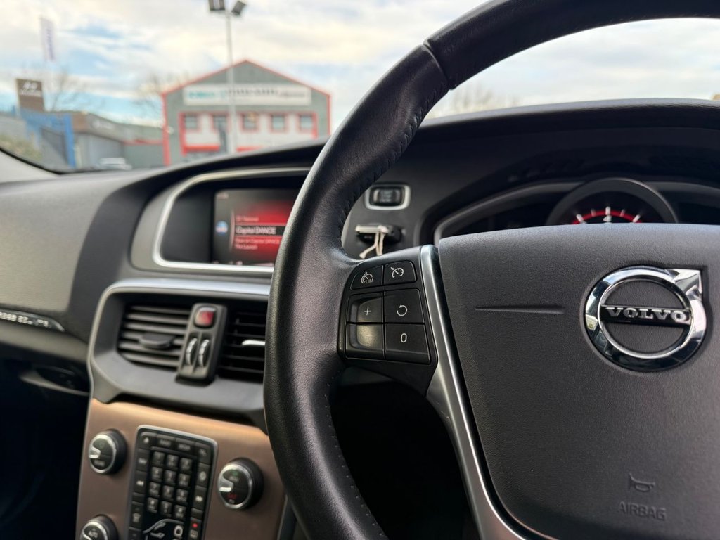 Used Volvo V40 Cross Country 2018 for sale - 77111250: Photo 15