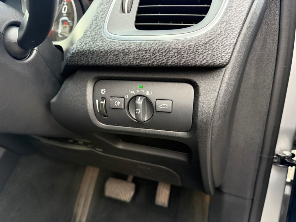 Used Volvo V40 Cross Country 2018 for sale - 77111250: Photo 17