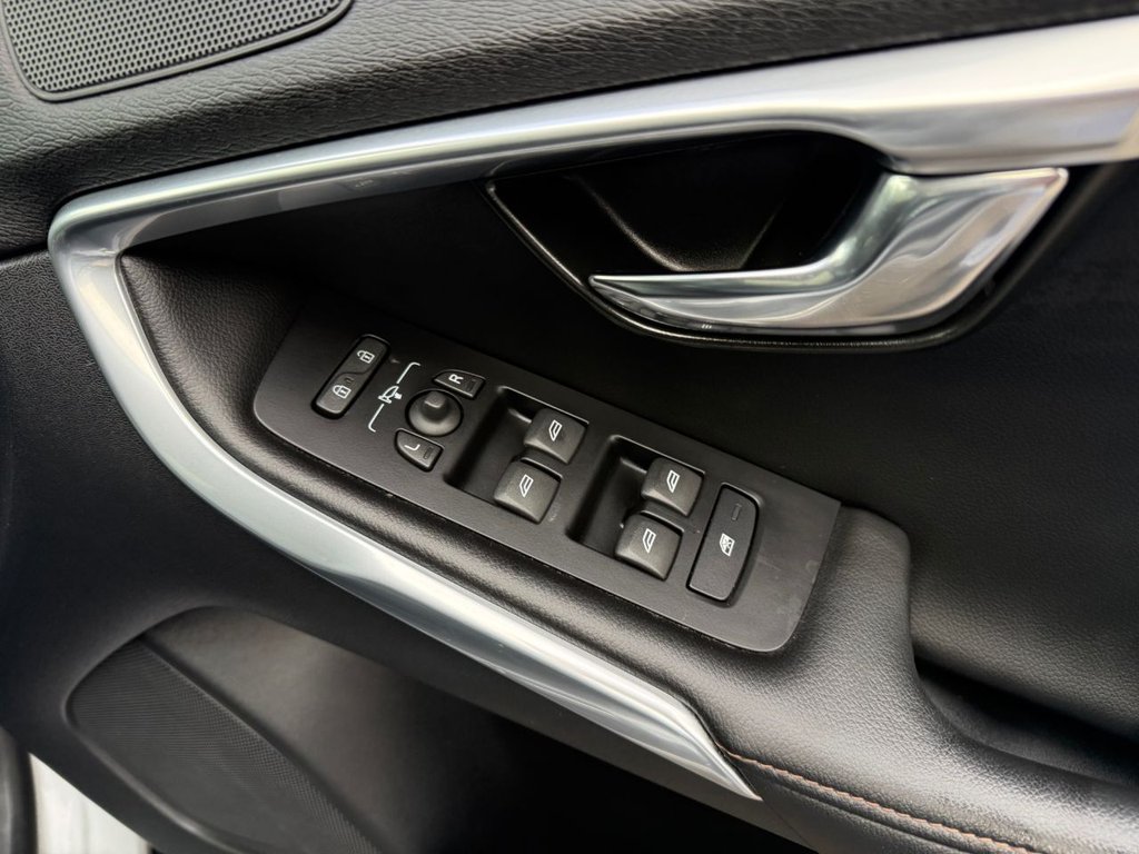 Used Volvo V40 Cross Country 2018 for sale - 77111250: Photo 18