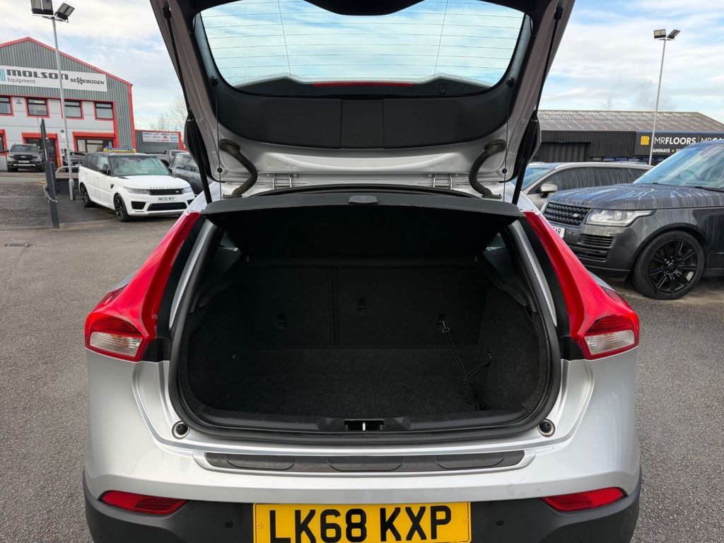 Used Volvo V40 Cross Country 2018 for sale - 77111250: Photo 7