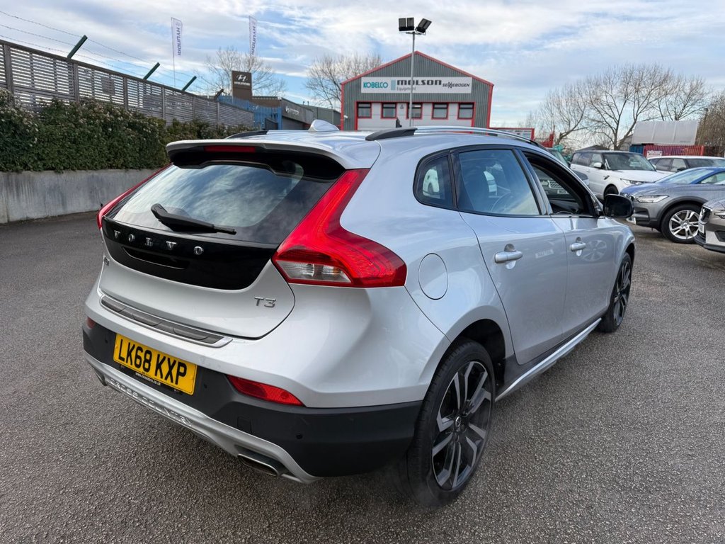Used Volvo V40 Cross Country 2018 for sale - 77111250: Photo 8