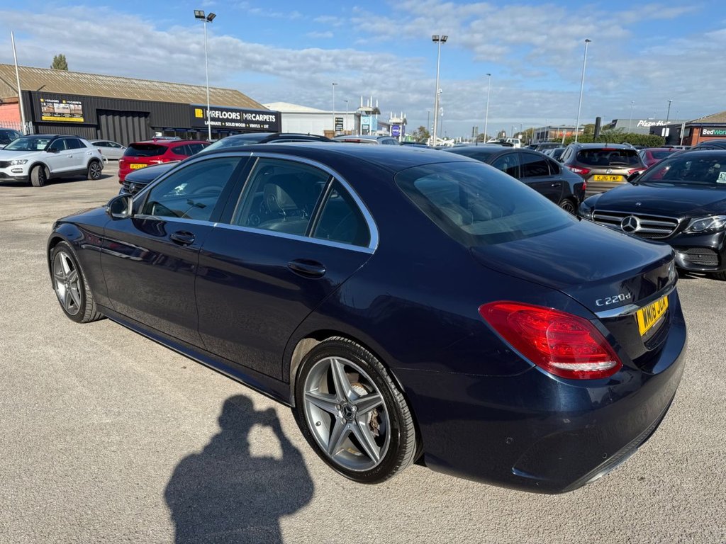 Used Mercedes-Benz C Class 2018 for sale - 76132082: Photo 4