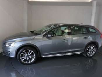 Used Volvo V60 Cross Country 2017 for sale - 74517067: Photo