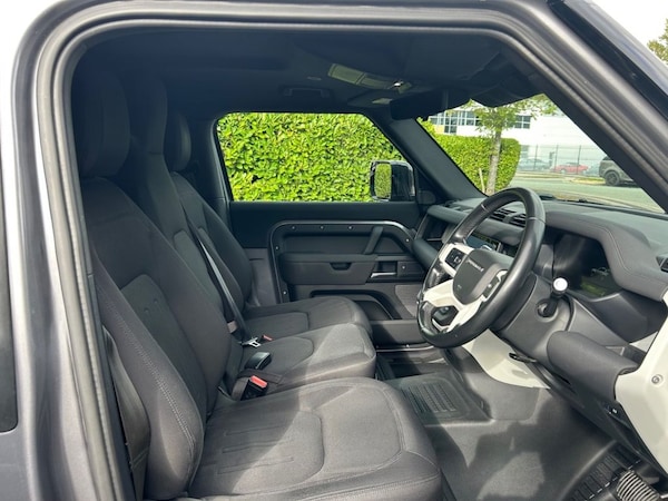 Used Land Rover Defender 2021 for sale - 76010193: Photo 26