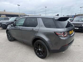 Used Land Rover Discovery Sport 2015 for sale - 78725840: Photo