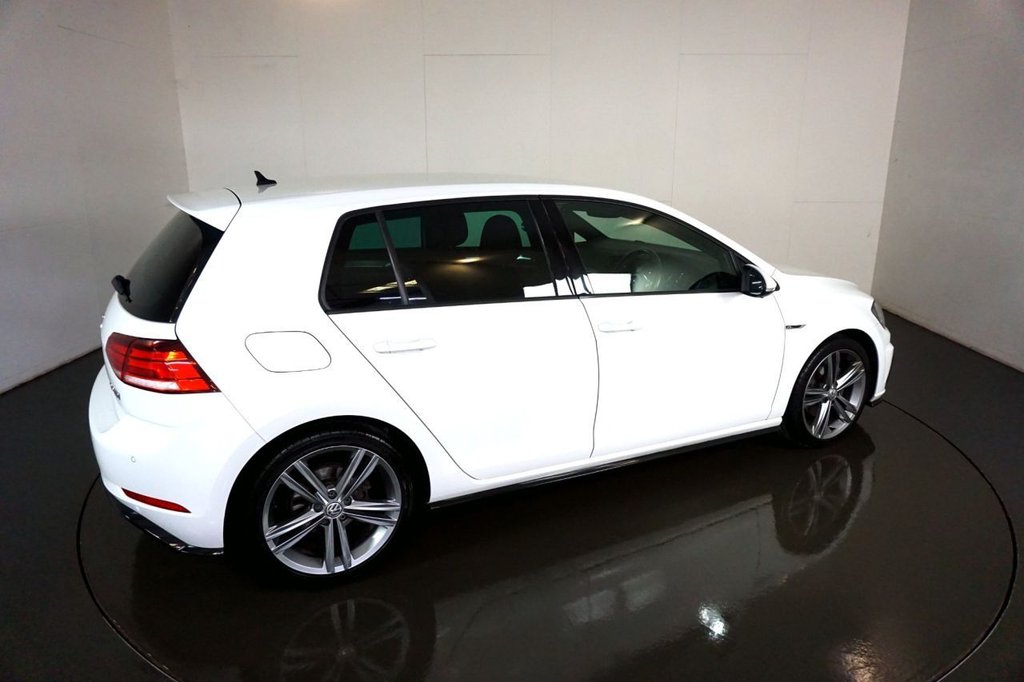 Used Volkswagen Golf 2017 for sale - 76106059: Photo 10