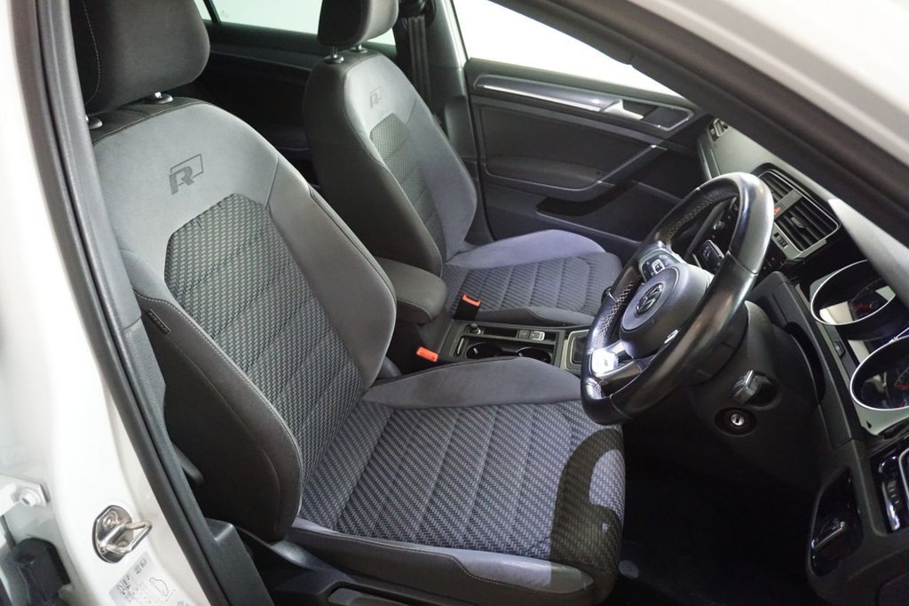 Used Volkswagen Golf 2017 for sale - 76106059: Photo 15