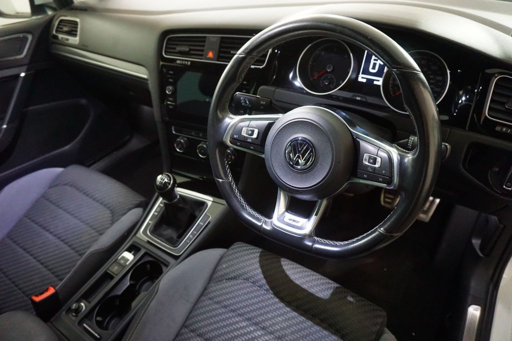 Used Volkswagen Golf 2017 for sale - 76106059: Photo 16