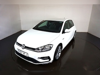 Used Volkswagen Golf 2017 for sale - 76106059: Photo 2