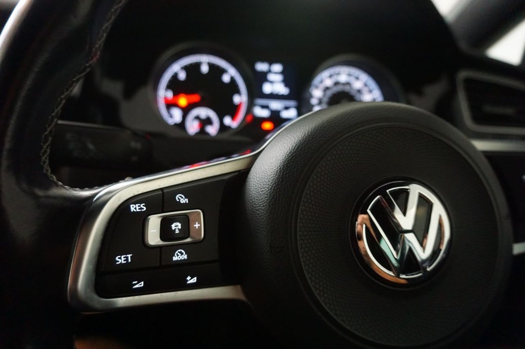 Used Volkswagen Golf 2017 for sale - 76106059: Photo 34