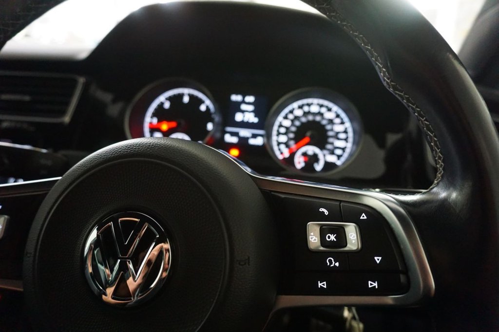 Used Volkswagen Golf 2017 for sale - 76106059: Photo 36