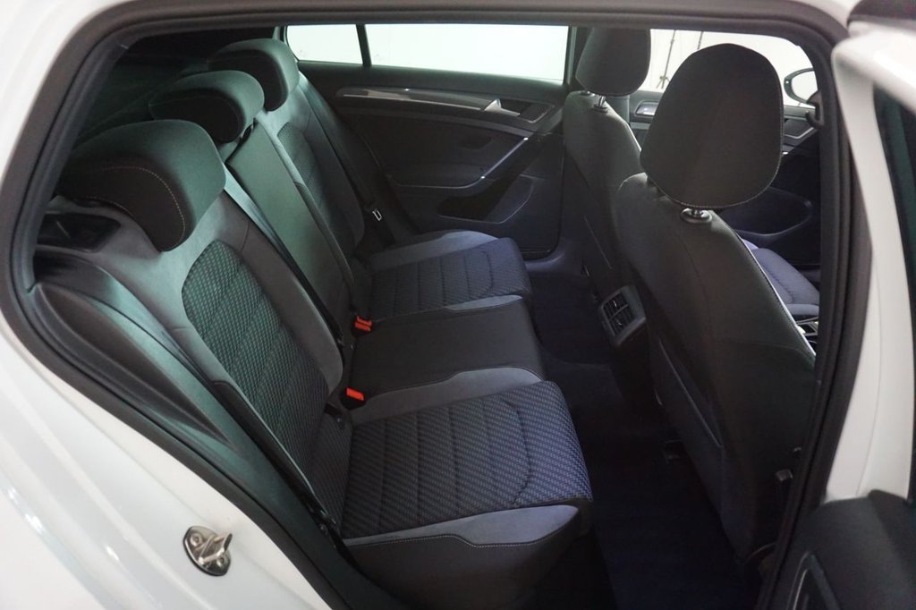 Used Volkswagen Golf 2017 for sale - 76106059: Photo 38