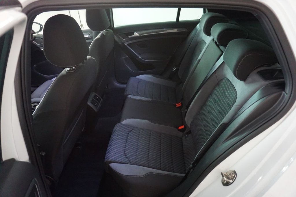 Used Volkswagen Golf 2017 for sale - 76106059: Photo 39