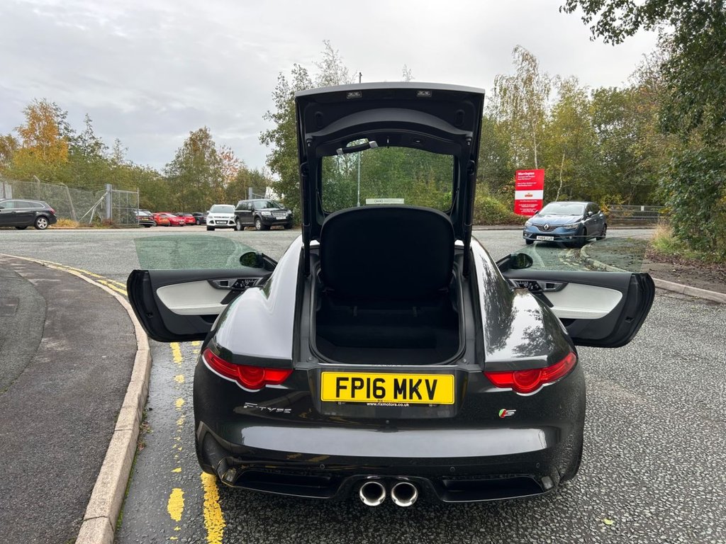 Used Jaguar F-Type 2016 for sale - 76665618: Photo 17