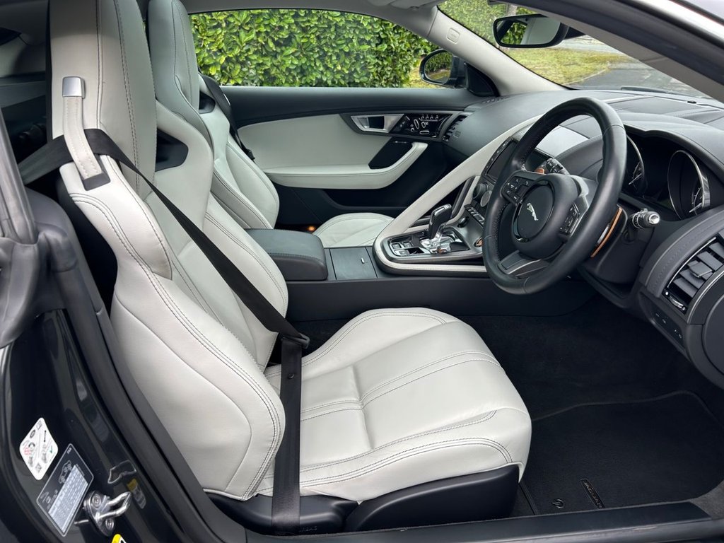 Used Jaguar F-Type 2016 for sale - 76665618: Photo 25