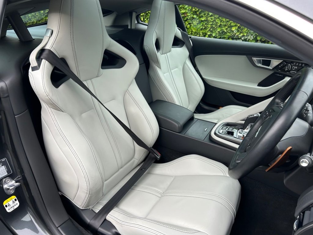 Used Jaguar F-Type 2016 for sale - 76665618: Photo 26