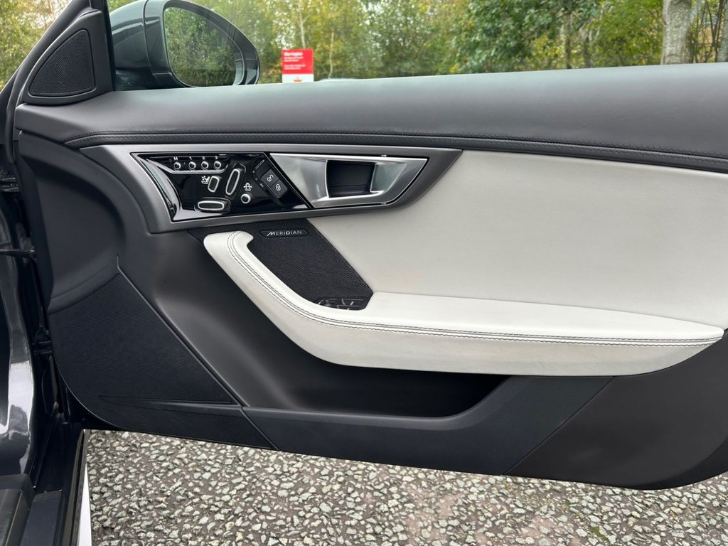 Used Jaguar F-Type 2016 for sale - 76665618: Photo 27