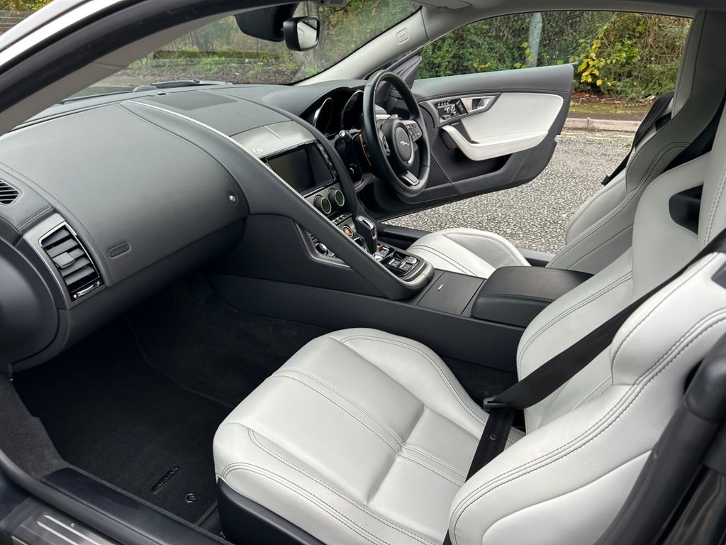 Used Jaguar F-Type 2016 for sale - 76665618: Photo 33