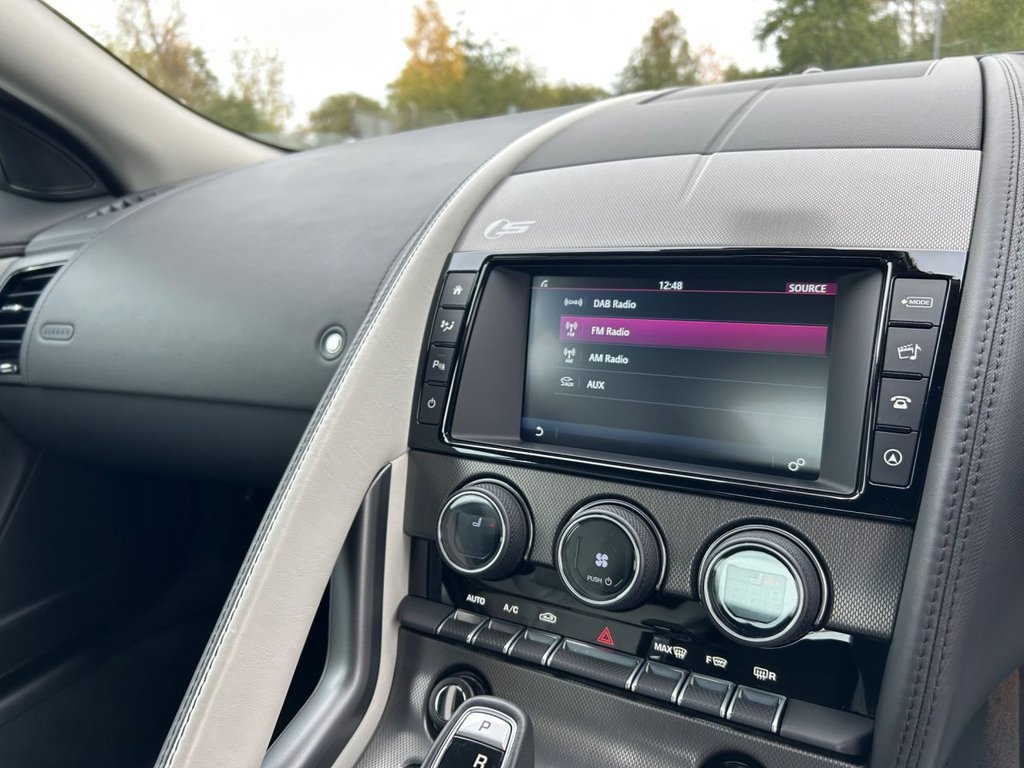 Used Jaguar F-Type 2016 for sale - 76665618: Photo 36