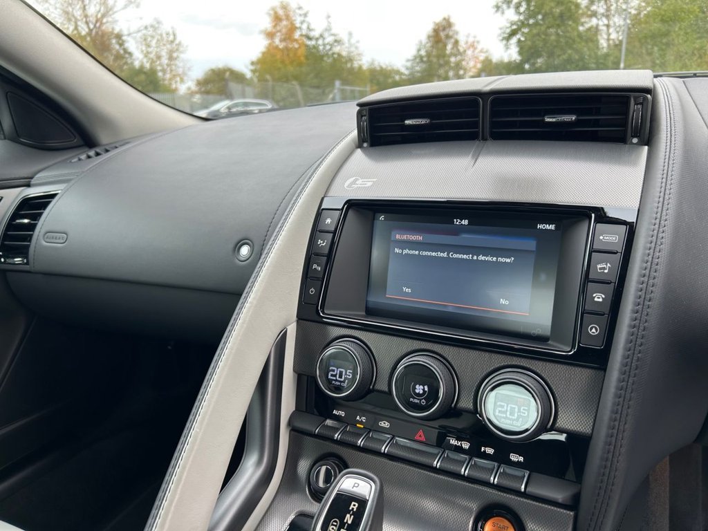 Used Jaguar F-Type 2016 for sale - 76665618: Photo 38