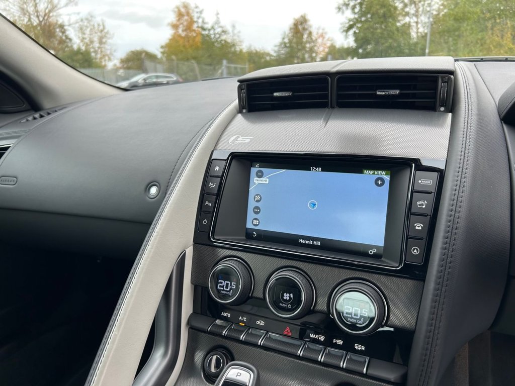 Used Jaguar F-Type 2016 for sale - 76665618: Photo 39