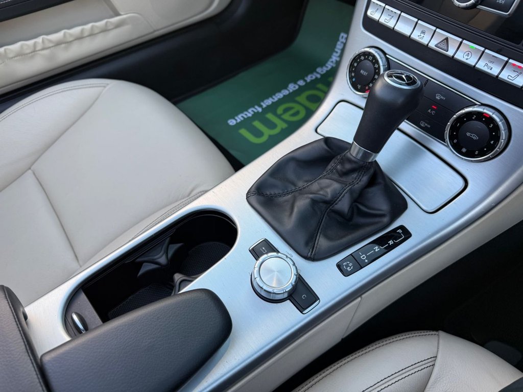 Used Mercedes-Benz SLK 2015 for sale - 76784009: Photo 27