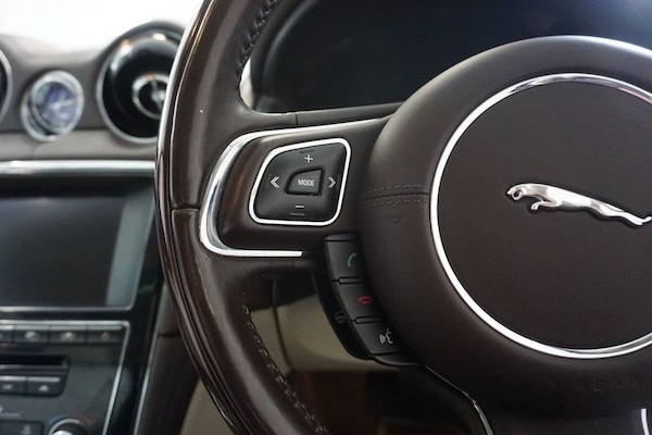 Used Jaguar XJ 2011 for sale - 76223462: Photo 25